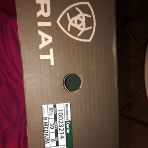 Ariat cowgirl booties size 8.5 women’s